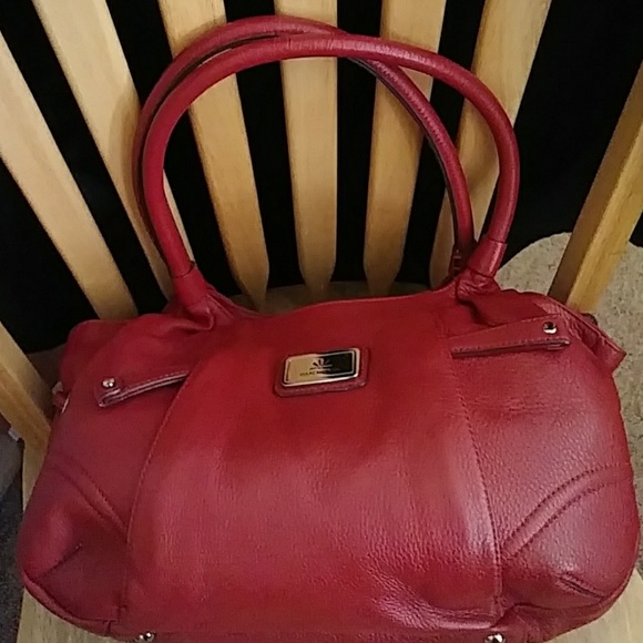 Red bag - Picture 3 of 3